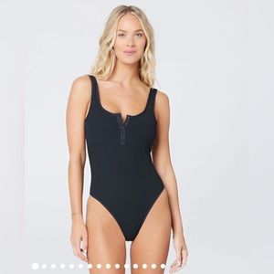 L*SPACE Float On One Piece Classic